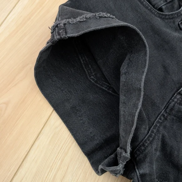 Madewell Women's High Rise Black Denim Shorts - Picture 4 of 11